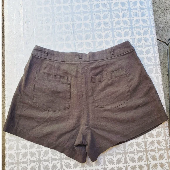 Old navy Linen/ rayon shorts - Picture 2 of 4